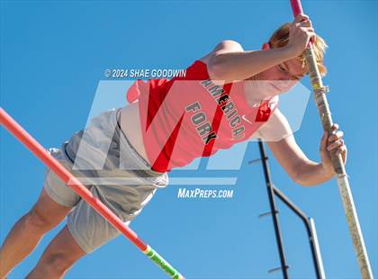 Thumbnail 3 in Skyridge Tri Meet (Pole Vault) photogallery.
