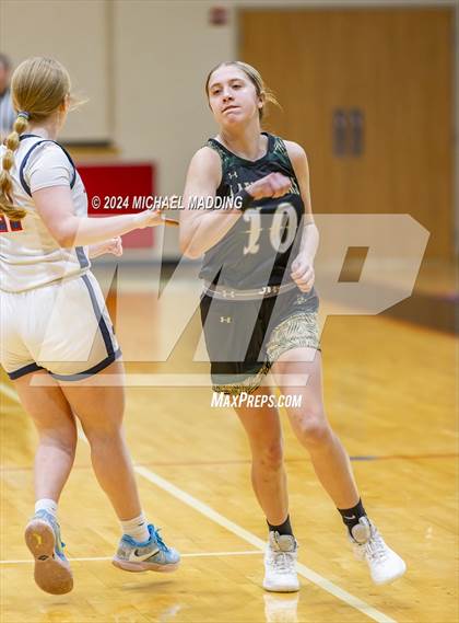 Thumbnail 2 in Hardin-Jefferson vs. Little Cypress-Mauriceville photogallery.