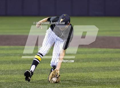 Thumbnail 1 in Lone Star vs. Forney (UIL 5A Regional Semifinal Playoff) photogallery.