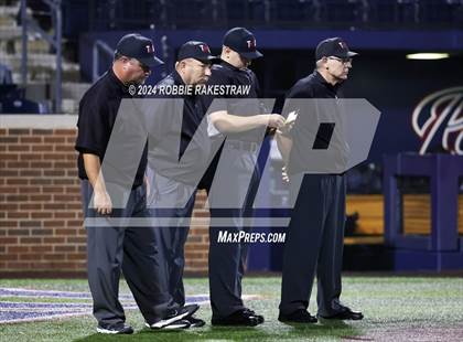 Thumbnail 2 in Lone Star vs. Forney (UIL 5A Regional Semifinal Playoff) photogallery.