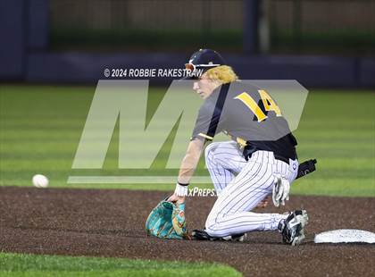 Thumbnail 1 in Lone Star vs. Forney (UIL 5A Regional Semifinal Playoff) photogallery.