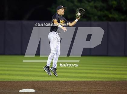 Thumbnail 1 in Lone Star vs. Forney (UIL 5A Regional Semifinal Playoff) photogallery.