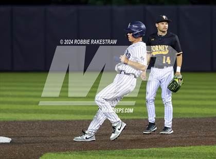 Thumbnail 1 in Lone Star vs. Forney (UIL 5A Regional Semifinal Playoff) photogallery.