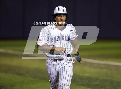 Thumbnail 1 in Lone Star vs. Forney (UIL 5A Regional Semifinal Playoff) photogallery.