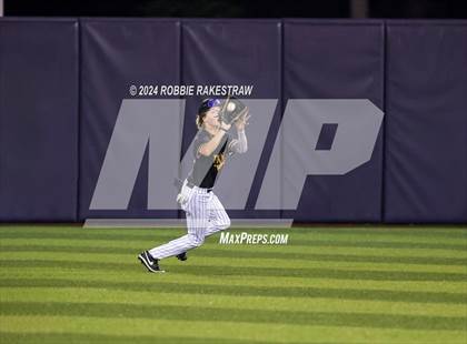 Thumbnail 2 in Lone Star vs. Forney (UIL 5A Regional Semifinal Playoff) photogallery.