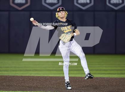 Thumbnail 3 in Lone Star vs. Forney (UIL 5A Regional Semifinal Playoff) photogallery.