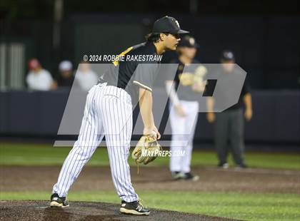 Thumbnail 3 in Lone Star vs. Forney (UIL 5A Regional Semifinal Playoff) photogallery.