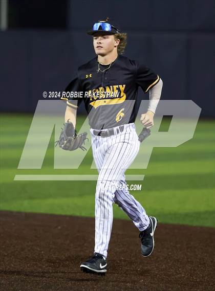 Thumbnail 3 in Lone Star vs. Forney (UIL 5A Regional Semifinal Playoff) photogallery.