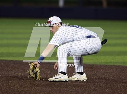 Thumbnail 2 in Lone Star vs. Forney (UIL 5A Regional Semifinal Playoff) photogallery.