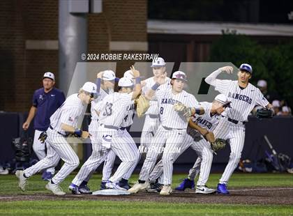 Thumbnail 1 in Lone Star vs. Forney (UIL 5A Regional Semifinal Playoff) photogallery.