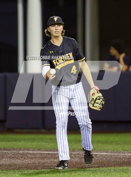 Thumbnail 3 in Lone Star vs. Forney (UIL 5A Regional Semifinal Playoff) photogallery.