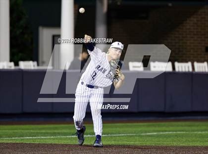 Thumbnail 2 in Lone Star vs. Forney (UIL 5A Regional Semifinal Playoff) photogallery.