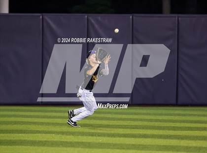 Thumbnail 1 in Lone Star vs. Forney (UIL 5A Regional Semifinal Playoff) photogallery.
