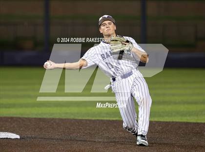 Thumbnail 2 in Lone Star vs. Forney (UIL 5A Regional Semifinal Playoff) photogallery.