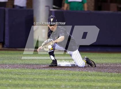 Thumbnail 3 in Lone Star vs. Forney (UIL 5A Regional Semifinal Playoff) photogallery.