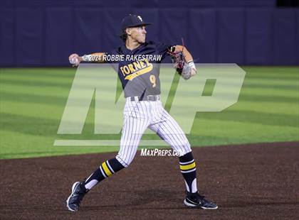 Thumbnail 1 in Lone Star vs. Forney (UIL 5A Regional Semifinal Playoff) photogallery.