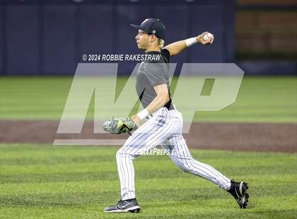 Thumbnail 3 in Lone Star vs. Forney (UIL 5A Regional Semifinal Playoff) photogallery.