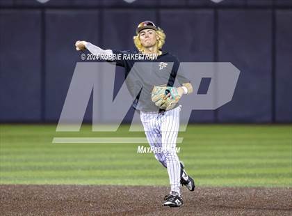 Thumbnail 1 in Lone Star vs. Forney (UIL 5A Regional Semifinal Playoff) photogallery.