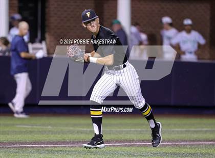 Thumbnail 2 in Lone Star vs. Forney (UIL 5A Regional Semifinal Playoff) photogallery.
