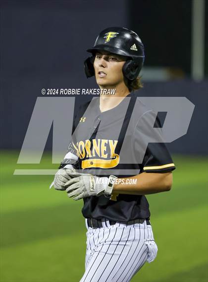 Thumbnail 2 in Lone Star vs. Forney (UIL 5A Regional Semifinal Playoff) photogallery.