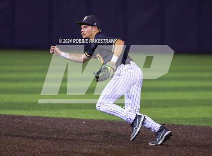 Thumbnail 2 in Lone Star vs. Forney (UIL 5A Regional Semifinal Playoff) photogallery.