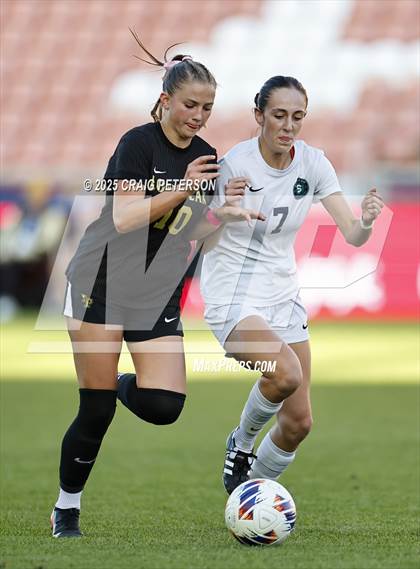 Thumbnail 2 in Lone Peak vs. Syracuse (UHSAA 6A Final) photogallery.