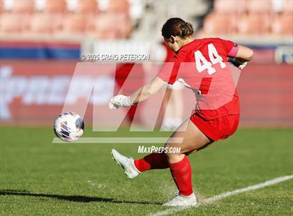 Thumbnail 3 in Lone Peak vs. Syracuse (UHSAA 6A Final) photogallery.