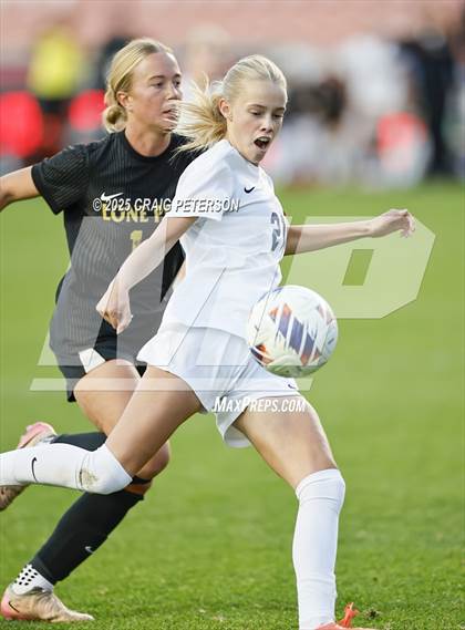 Thumbnail 1 in Lone Peak vs. Syracuse (UHSAA 6A Final) photogallery.