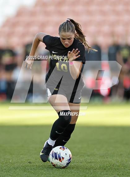 Thumbnail 3 in Lone Peak vs. Syracuse (UHSAA 6A Final) photogallery.