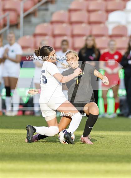 Thumbnail 3 in Lone Peak vs. Syracuse (UHSAA 6A Final) photogallery.