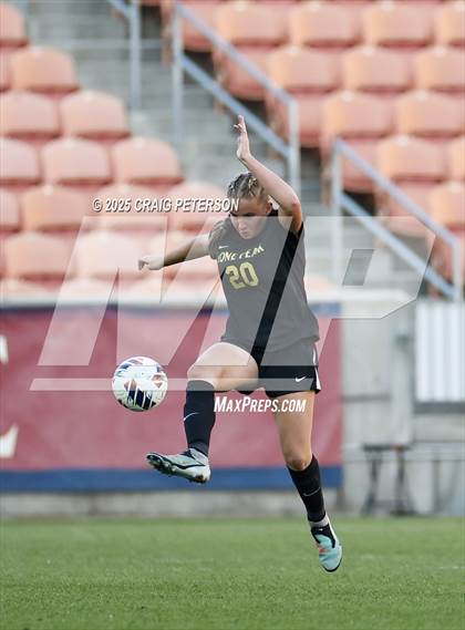 Thumbnail 1 in Lone Peak vs. Syracuse (UHSAA 6A Final) photogallery.