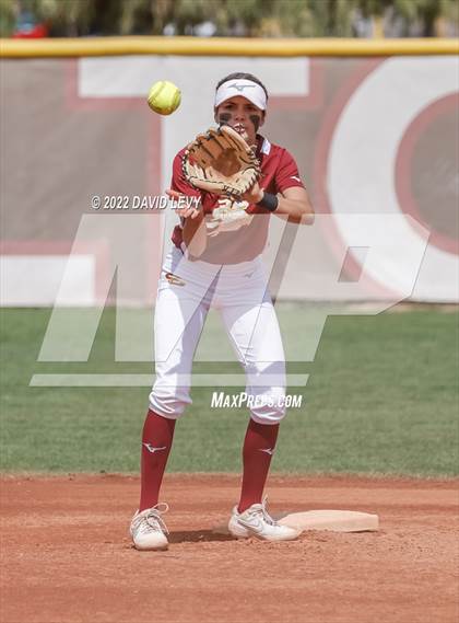 Thumbnail 2 in Hamilton vs. Salpointe Catholic photogallery.