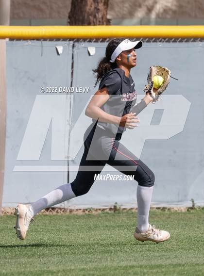 Thumbnail 2 in Hamilton vs. Salpointe Catholic photogallery.