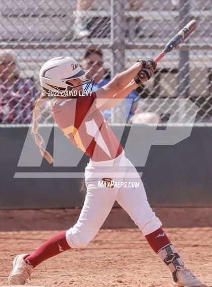 Thumbnail 2 in Hamilton vs. Salpointe Catholic photogallery.