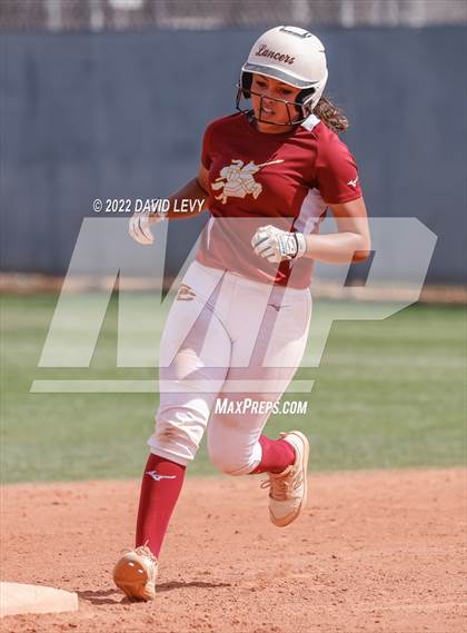 Thumbnail 1 in Hamilton vs. Salpointe Catholic photogallery.