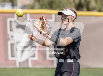 Thumbnail 3 in Hamilton vs. Salpointe Catholic photogallery.