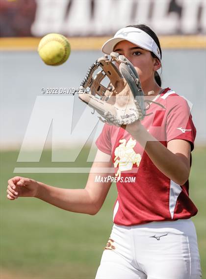 Thumbnail 3 in Hamilton vs. Salpointe Catholic photogallery.