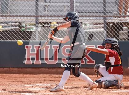 Thumbnail 1 in Hamilton vs. Salpointe Catholic photogallery.