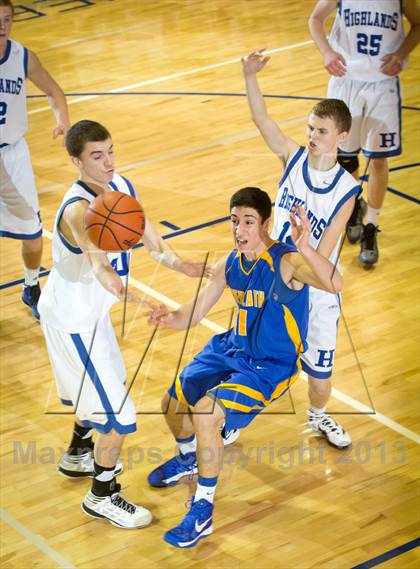 Thumbnail 2 in Newport Central Catholic @ Highlands photogallery.