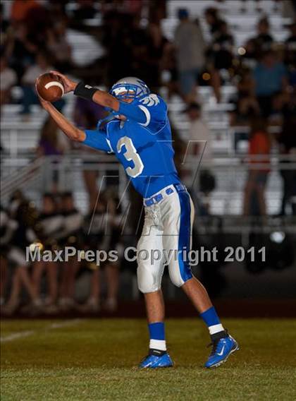 Thumbnail 2 in Enochs vs. Sierra photogallery.