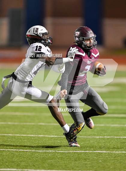 Thumbnail 1 in Troup vs. Waskom (UIL 3A Area Playoff) photogallery.