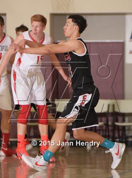 Thumbnail 3 in Bountiful vs. Sacramento Country Day (MaxPreps Holiday Classic) photogallery.