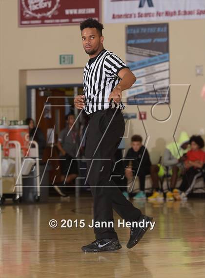 Thumbnail 2 in Bountiful vs. Sacramento Country Day (MaxPreps Holiday Classic) photogallery.