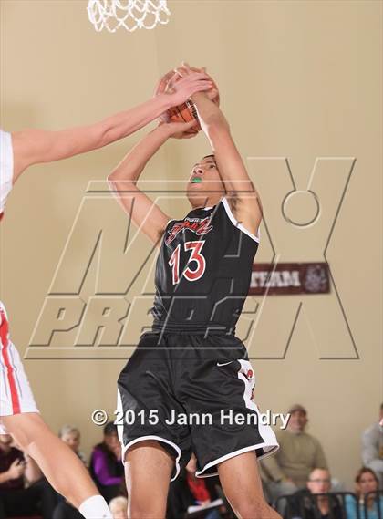 Thumbnail 2 in Bountiful vs. Sacramento Country Day (MaxPreps Holiday Classic) photogallery.
