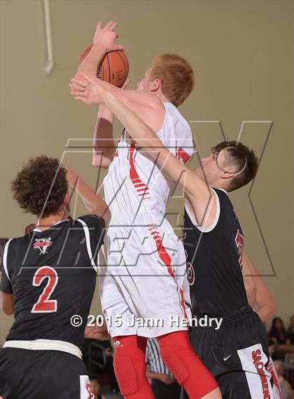 Thumbnail 1 in Bountiful vs. Sacramento Country Day (MaxPreps Holiday Classic) photogallery.