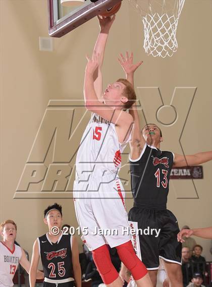 Thumbnail 2 in Bountiful vs. Sacramento Country Day (MaxPreps Holiday Classic) photogallery.