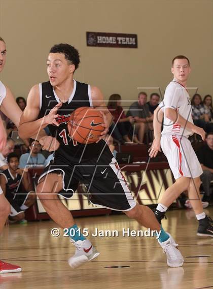 Thumbnail 3 in Bountiful vs. Sacramento Country Day (MaxPreps Holiday Classic) photogallery.