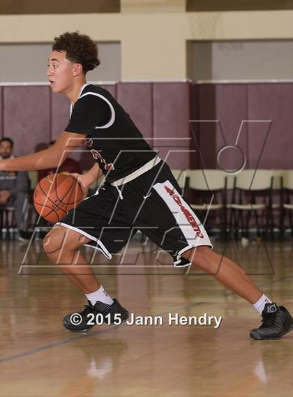 Thumbnail 1 in Bountiful vs. Sacramento Country Day (MaxPreps Holiday Classic) photogallery.