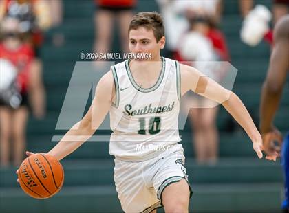 Thumbnail 2 in Creighton Prep @ Lincoln Southwest photogallery.