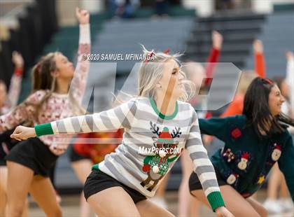 Thumbnail 2 in Creighton Prep @ Lincoln Southwest photogallery.